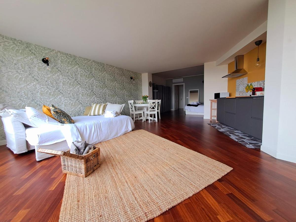 Aria Di Franciacorta Apartment Corte Franca Luaran gambar